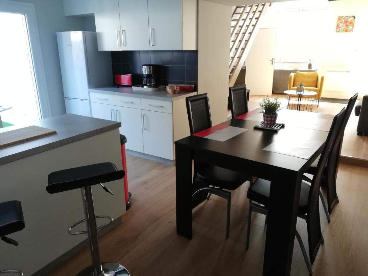 Hotel Les Pénates à Saint-Laurent-sur-Sèvre Extérieur photo