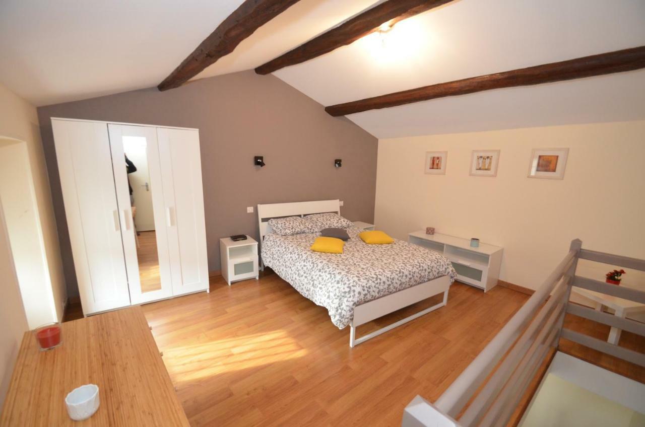 Hotel Les Pénates à Saint-Laurent-sur-Sèvre Extérieur photo