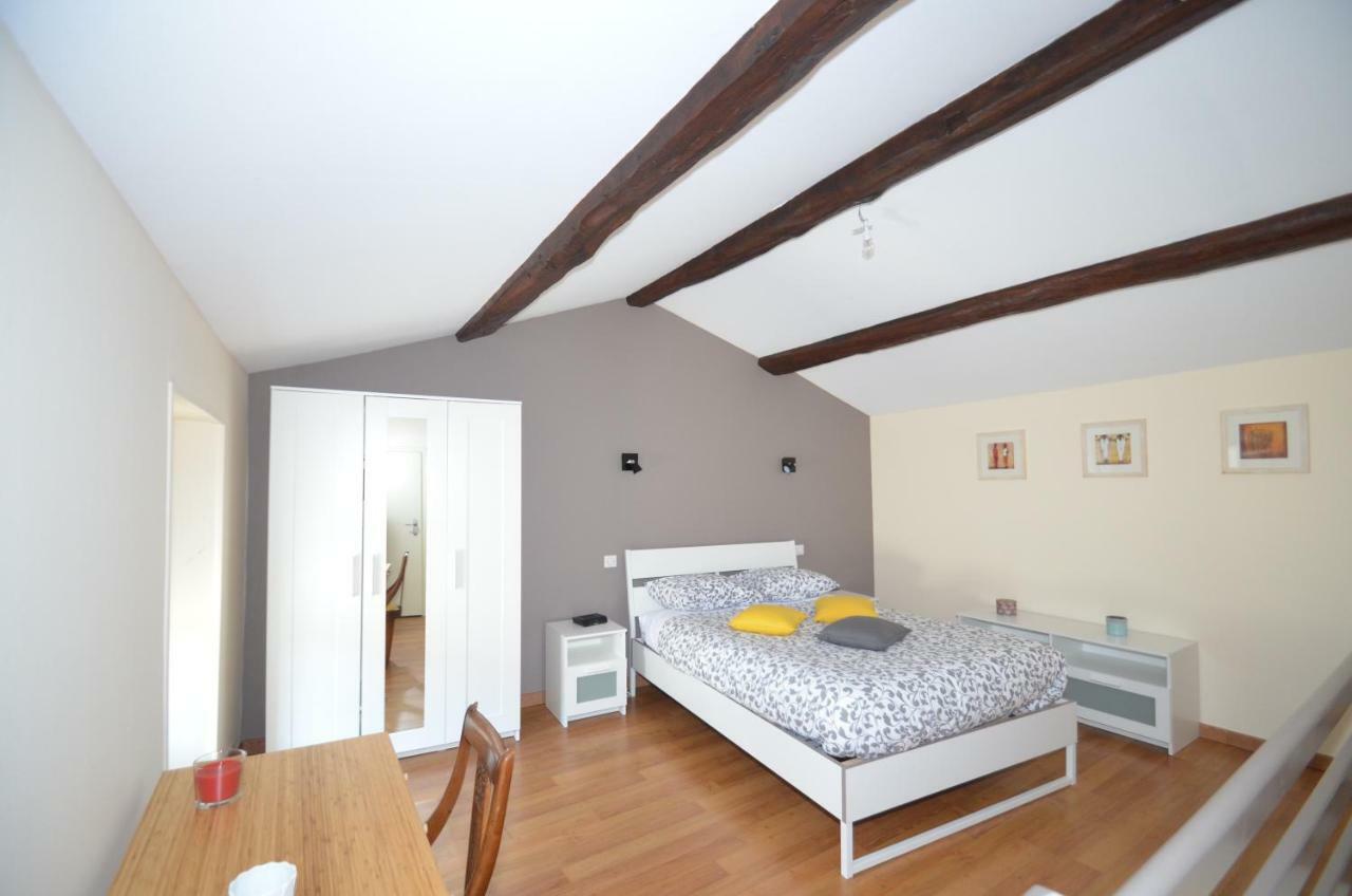 Hotel Les Pénates à Saint-Laurent-sur-Sèvre Extérieur photo